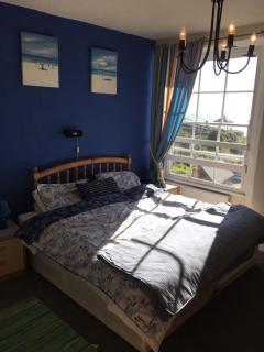 Harbour View - Direct Beach Access, Sleeps 6 - 7