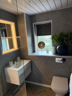 Stylish 2BR Flat Free Parking Southside Glasgow - 8