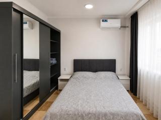 Cozy Apartment Central III - 2