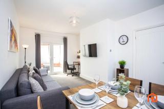 Vacant Nests Spacious 3BR house Free parking - 0