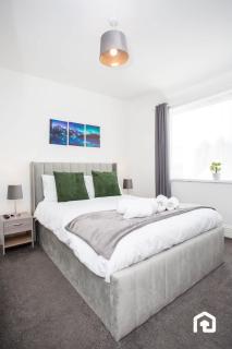 Vacant Nests Spacious 3BR house Free parking - 1