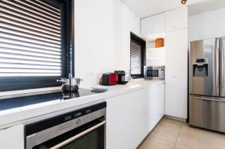 Miklat Chic Spacious Penthouse Terrace By Feelhome - 5