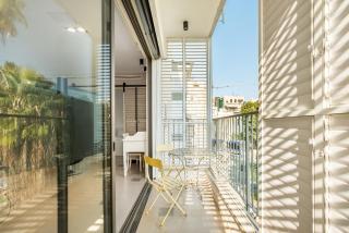 Miklat City Center Apt With Open View By Feelhome - 4