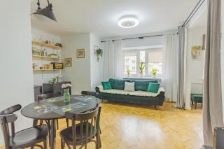 Warsaw Old Town Metro Ratusz Trendy Getaway by PolandBnB - 1