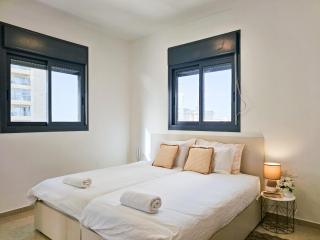 Mamad Family Friendly New Condo By Feelhome - 3