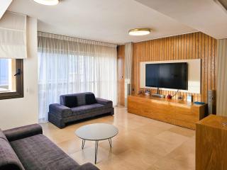 Mamad Upscale Home Balcony, Parking Next To Beach - 7