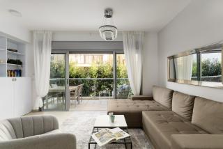 Mamad Quiet Apt & Terrace Near Beach By Feelhome - 0
