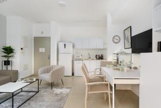 Mamad Quiet Apt & Terrace Near Beach By Feelhome - 1