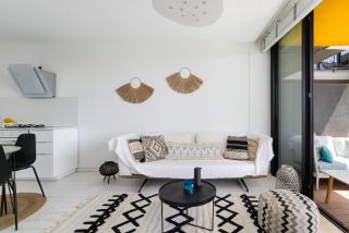 Mamad Bright Condo Pool & Unique View By Feelhome - 1