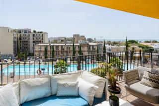 Mamad Bright Condo Pool & Unique View By Feelhome - 1