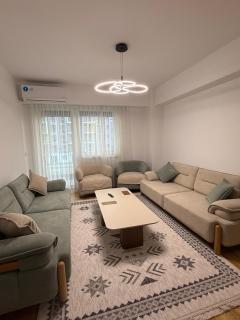 East Gate Living Premium 3-Bedroom Apartment - 9