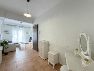 Happy Nest in Thessaloniki with Patio - 1