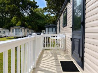 8 Berth Caravan For Hire At Wild Duck Holiday Park In Norfolk Ref 11026Sw - 6