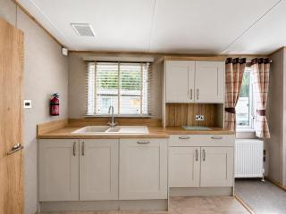 8 Berth Caravan For Hire At Wild Duck Holiday Park In Norfolk Ref 11026Sw - 1