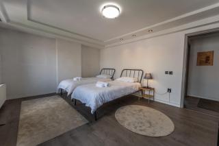 KVR Signature Duplex City Center - 2