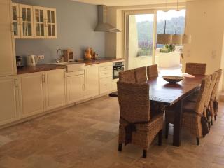 Beautiful holiday home with private pool - Ampus - 8