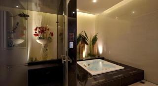AT Motel - 4