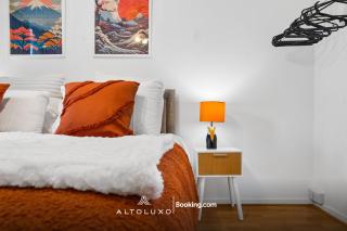 Warm & Stylish Bristol Retreat for Group Stay by AltoLuxo - 5