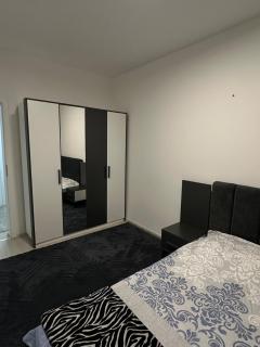 Rubin Suites Cozy Modern Stay - 6