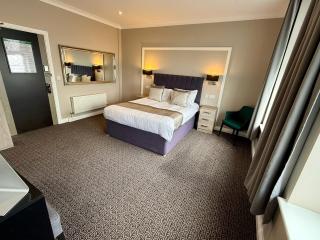 The Raven Hotel - 5