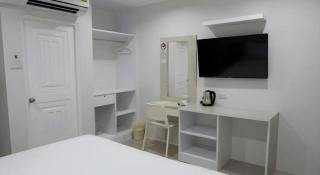 The Gun Hotel - 1