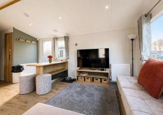 Dog-Friendly Caravan With Decking, Near To Scratby Beach Ref 50016Kc - 4
