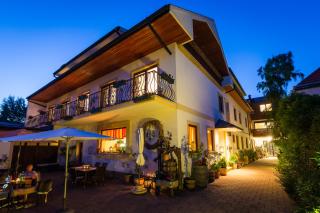 Pension Julia & Haus Elisabeth - Wallner's Hofheuriger & Weinhof - Mörbisch am See - 0