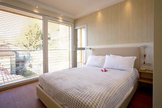 Executive Penthouse Como Condo sleeps 5 by Italian Apartments - Como - 3