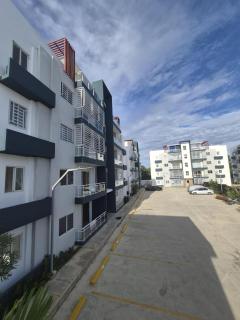 Apartamento con piscina cerca aeropuerto y playa - 0