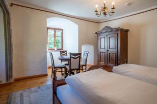 Ritterburg Hohenhardt - ganze Burg exklusiv - 7
