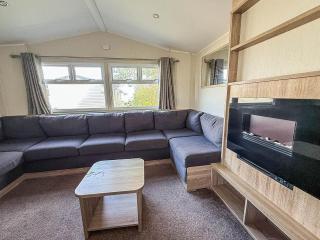 Lovely Caravan With Decking And Outside Furniture At Broadland Sands Ref 20113Bs - 8