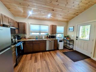 NEW 2BR house 5 min to restaurants hiking 1dog ok - 6