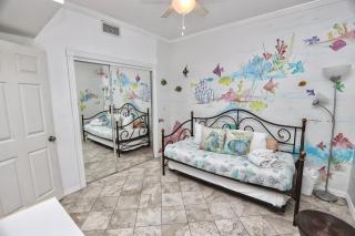 The Turtle House is beachfront and boasts an unobstructed view - 3