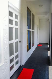 Shiny Cot - Nuwaraeliya - 1