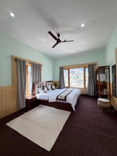 Jhi-Dhey Guest House - 9