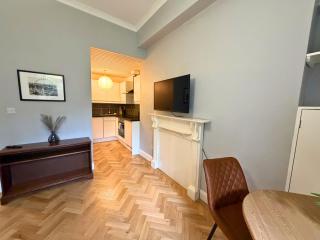 Haymarket 1 Bedroom Apartment - 8