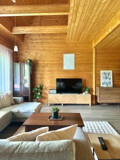 Villa Njalla, Aurora Cabin by the Lake - 9