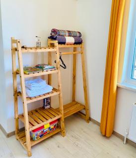 Cozy Dez Guest House with Dreamy Mountain Views - 6