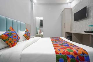 FabHotel The Royal - Near Yamuna Sports Complex - 6