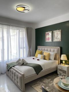 Studio Suite Emerald Nook - 3