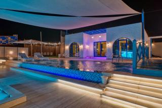 Santorini check in - 7