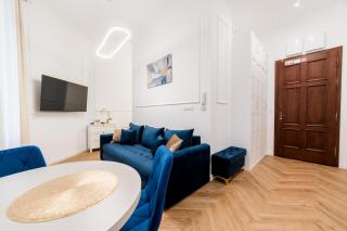 Nowowiejskiego Downtown Deluxe Apartment by BookingHost - 6