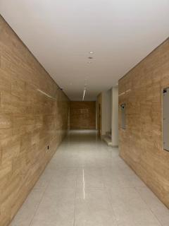 Roomy Modern Studio - 1
