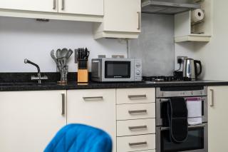 City Centre Apartment - Great Location - Free Parking - 1