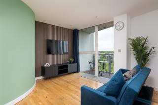 City Centre Apartment - Great Location - Free Parking - 9