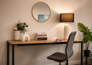 Cozy 1 Bedroom Apartment at Marvel Stadium with Rooftop Pool and Gym - 2