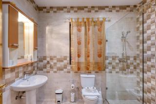 Marsaskala Central 3BR Apartment with Balconies, Malta - 5