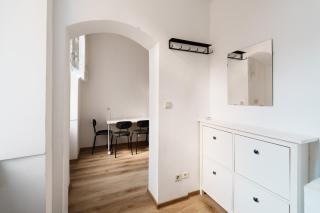 Fresh n Spacious 2BD Apartment in Margareten Wien - 6