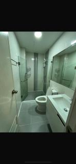 Modern Condo 100Mbps Wi-Fi & Local Food & Transit - 1