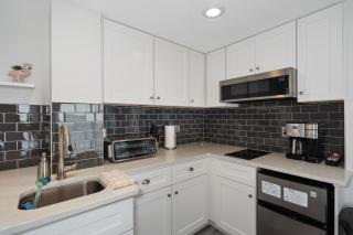 Volcano Bay View 2 Bed 2 Bath Penthouse - 6